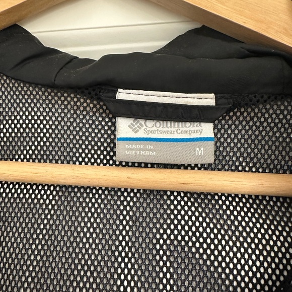 Columbia Black Hooded Rain Jacket - Picture 3 of 3